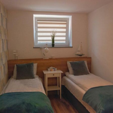 Noclegi "Boczna 5A" Apartamenty Goscinne Щавно-Здруй Экстерьер фото