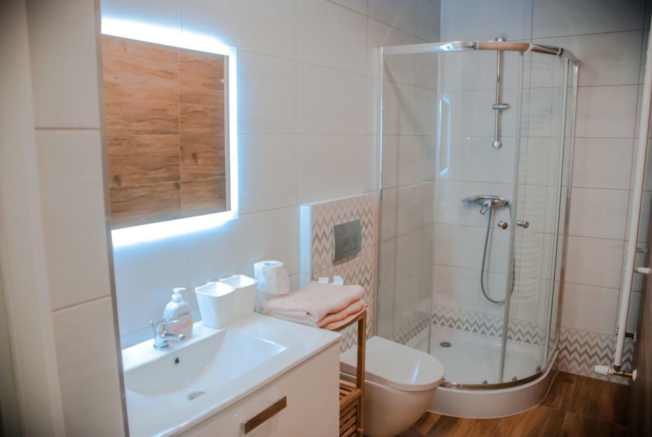 Noclegi "Boczna 5A" Apartamenty Goscinne Щавно-Здруй Экстерьер фото