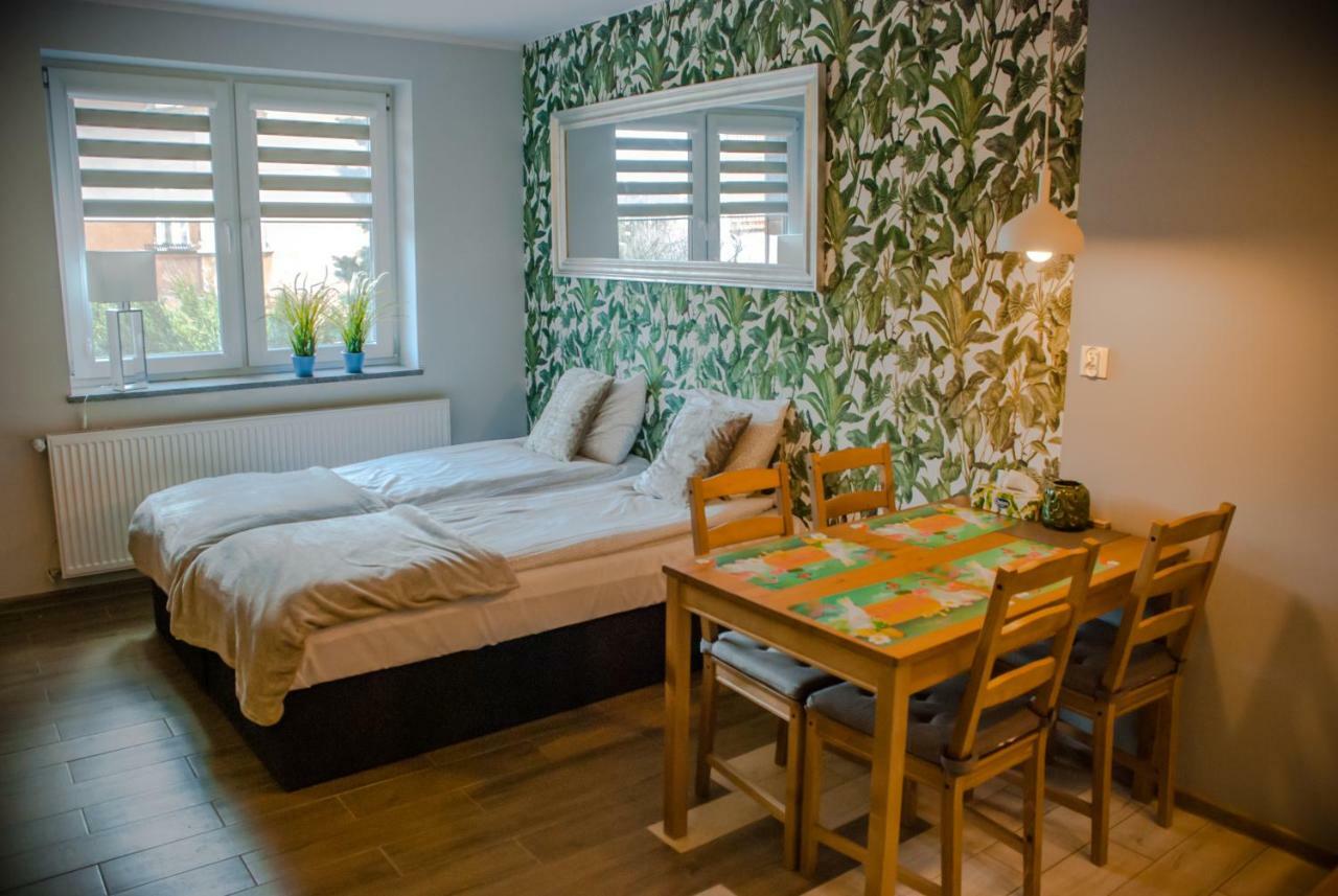 Noclegi "Boczna 5A" Apartamenty Goscinne Щавно-Здруй Экстерьер фото