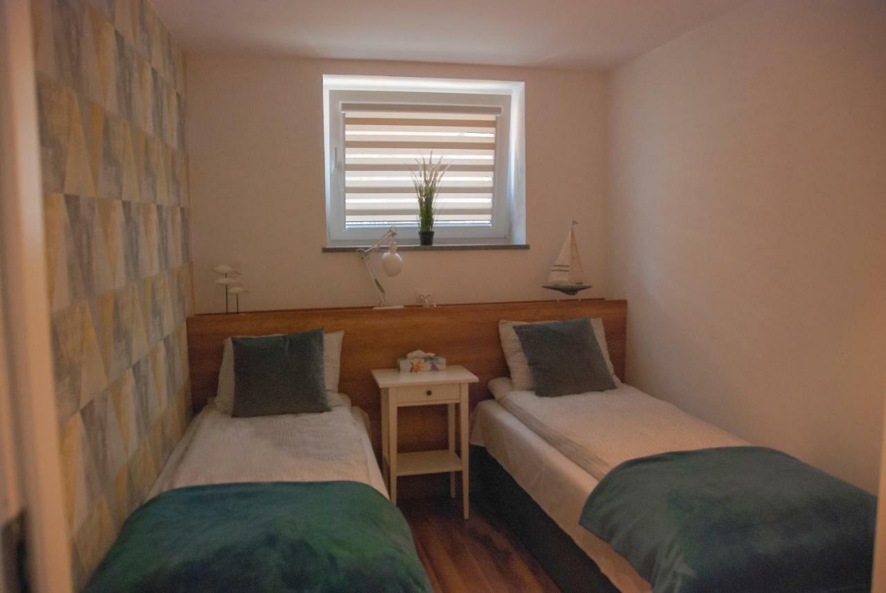 Noclegi "Boczna 5A" Apartamenty Goscinne Щавно-Здруй Экстерьер фото